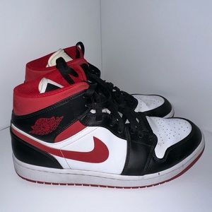 Nike/jordan 1 bred
